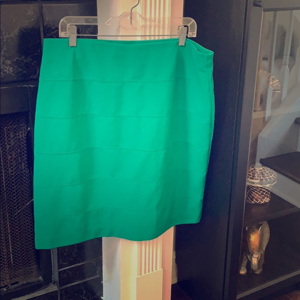 Alfani green knee length skirt